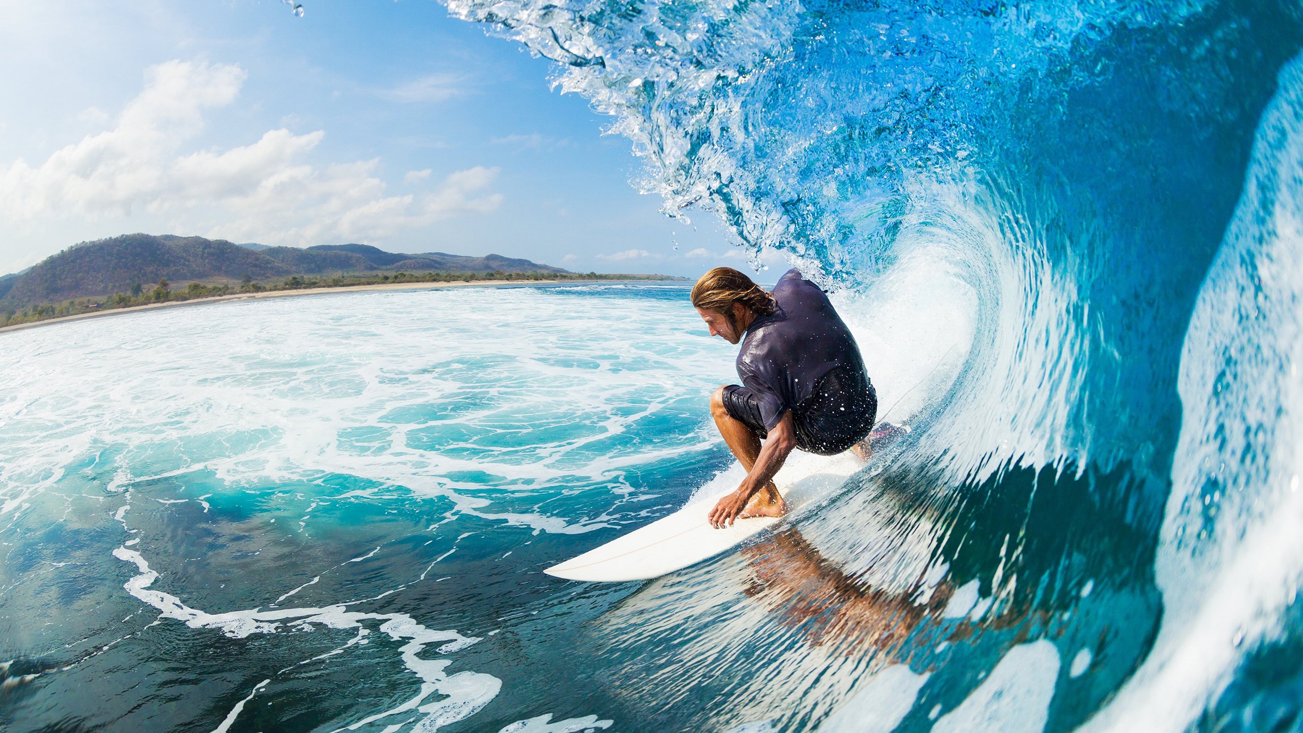 阿扎伦卡在中国队比赛中领先优势明显，险胜引发热议！赢得满堂喝彩